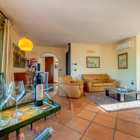 דירה Le Dimore Di Elia לצ'ה